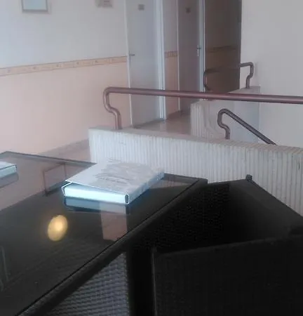 Hotel Dombovar Otel