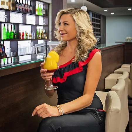 Hotel Dombovar מלון Dombóvár